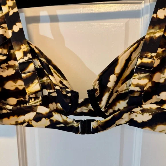 Vetchy | Tie-Dye Bikini Set, Size L - NWT - Picture 3 of 6